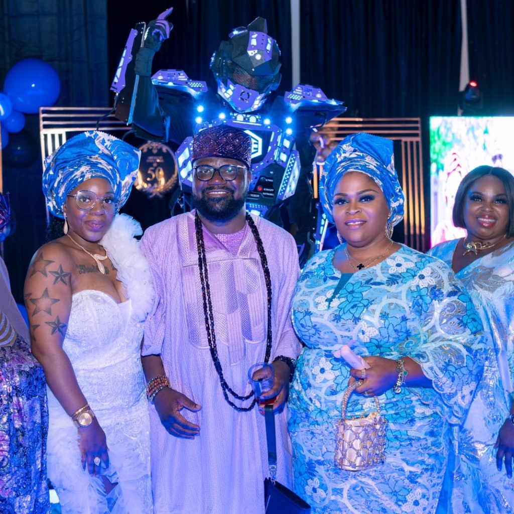 DANCING ROBOT​ BY DJ AK 21