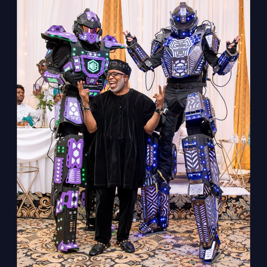 DANCING ROBOT​ BY DJ AK 21