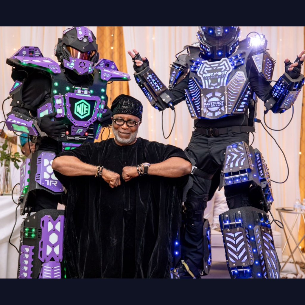 DANCING ROBOT​ BY DJ AK 21